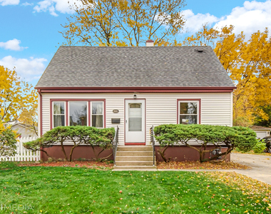 6661 Glenview Drive - Photo Thumbnail 2