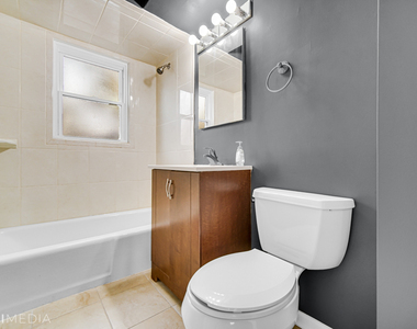 6661 Glenview Drive - Photo Thumbnail 9