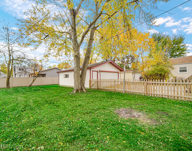 6661 Glenview Drive - Photo Thumbnail 23