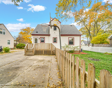 6661 Glenview Drive - Photo Thumbnail 26