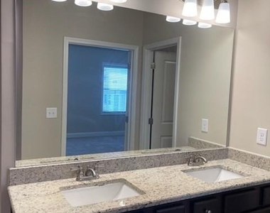 2462 Pearl Ridge Trace - Photo Thumbnail 10