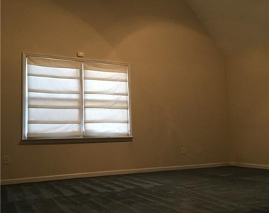 685 Garibaldi Street Sw - Photo Thumbnail 1