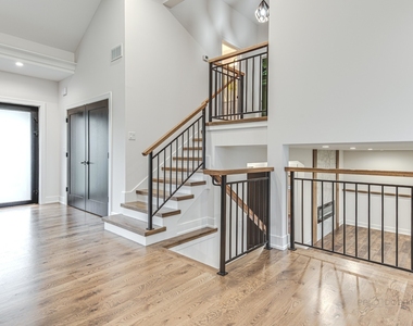 5330 86th Street - Photo Thumbnail 9