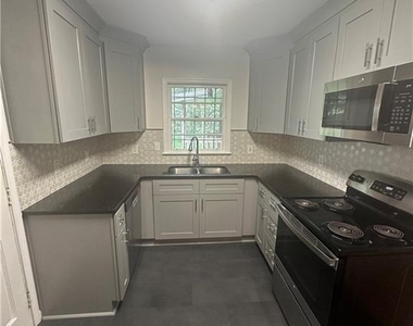 349 Laquita Drive Se - Photo Thumbnail 6