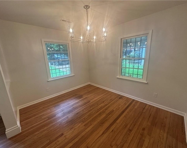 349 Laquita Drive Se - Photo Thumbnail 2