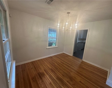 349 Laquita Drive Se - Photo Thumbnail 3