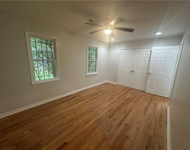 349 Laquita Drive Se - Photo Thumbnail 13