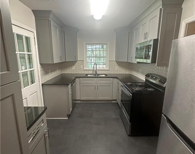 349 Laquita Drive Se - Photo Thumbnail 4
