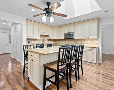 16527 Orange Avenue - Photo Thumbnail 3