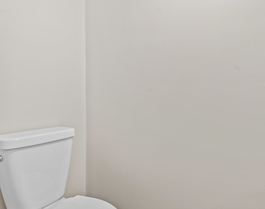 16527 Orange Avenue - Photo Thumbnail 10