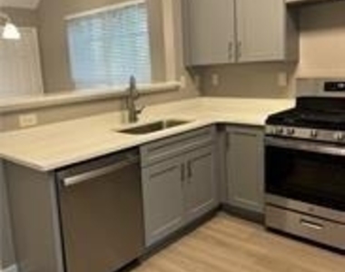 3300 Hidden Cove Circle - Photo Thumbnail 3