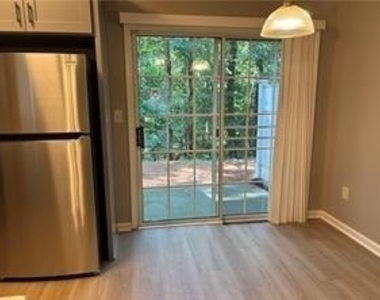 3300 Hidden Cove Circle - Photo Thumbnail 6