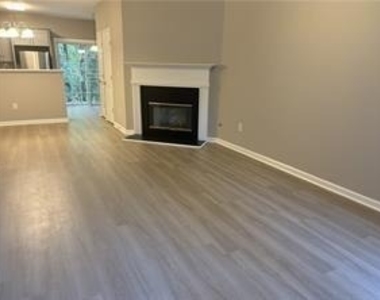 3300 Hidden Cove Circle - Photo Thumbnail 2
