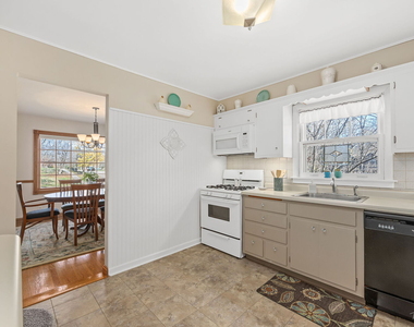 1901 Curtiss Street - Photo Thumbnail 10