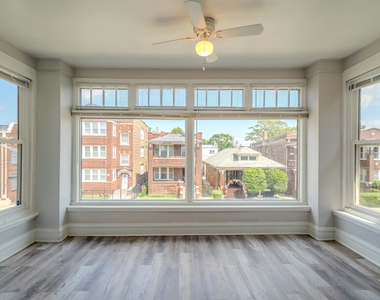 7916 S Throop Street - Photo Thumbnail 3