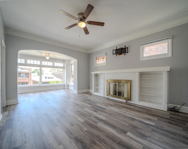 7916 S Throop Street - Photo Thumbnail 2