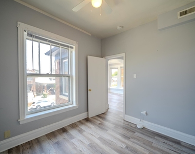7916 S Throop Street - Photo Thumbnail 8