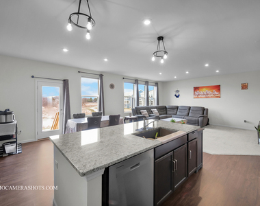 1398 Kessler Drive - Photo Thumbnail 9