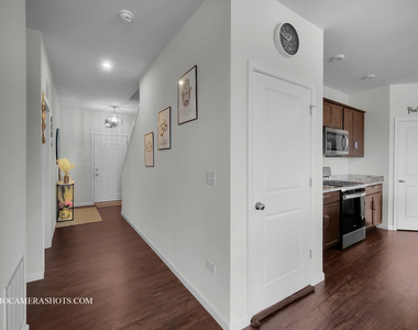 1398 Kessler Drive - Photo Thumbnail 2