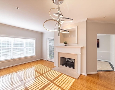 3275 Lenox Road Ne - Photo Thumbnail 1
