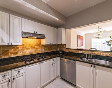 3275 Lenox Road Ne - Photo Thumbnail 8