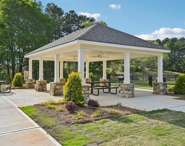 240 Silverleaf Trl - Photo Thumbnail 27