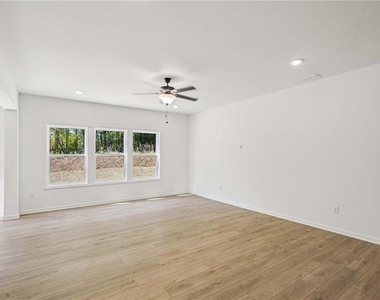 240 Silverleaf Trl - Photo Thumbnail 3