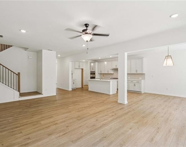 240 Silverleaf Trl - Photo Thumbnail 4