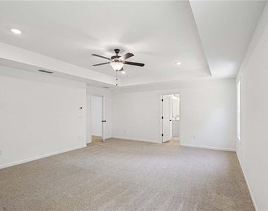 240 Silverleaf Trl - Photo Thumbnail 11