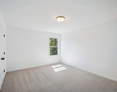 240 Silverleaf Trl - Photo Thumbnail 22