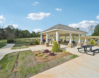 240 Silverleaf Trl - Photo Thumbnail 28