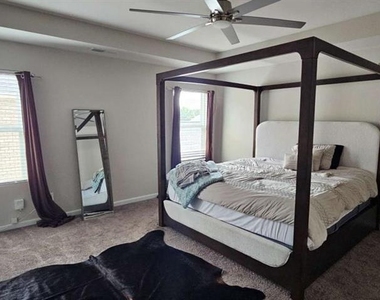684 Armitage Way - Photo Thumbnail 15