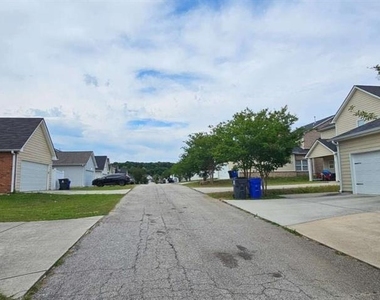 684 Armitage Way - Photo Thumbnail 24