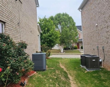 684 Armitage Way - Photo Thumbnail 23