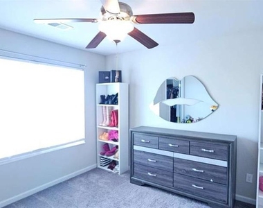 684 Armitage Way - Photo Thumbnail 12