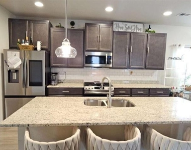 684 Armitage Way - Photo Thumbnail 9