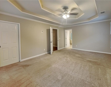 811 Springdale Crossing - Photo Thumbnail 10
