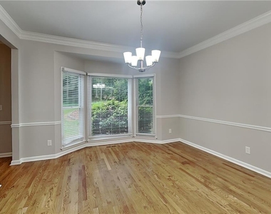 811 Springdale Crossing - Photo Thumbnail 9