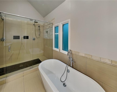 811 Springdale Crossing - Photo Thumbnail 13