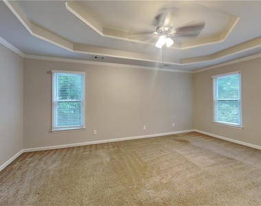 811 Springdale Crossing - Photo Thumbnail 11