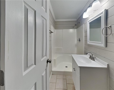 811 Springdale Crossing - Photo Thumbnail 15