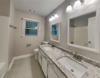 811 Springdale Crossing - Photo Thumbnail 18