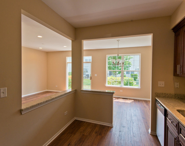 2927 White Thorn Circle - Photo Thumbnail 3