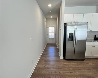 21 Founders Drive - Photo Thumbnail 3