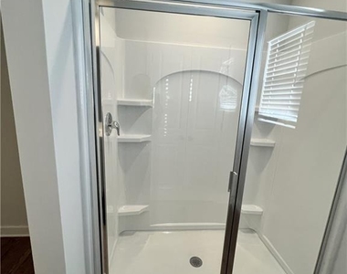 21 Founders Drive - Photo Thumbnail 16