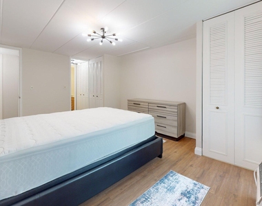 16 E Old Willow Road - Photo Thumbnail 12