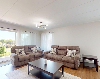 16 E Old Willow Road - Photo Thumbnail 4