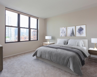 330 N Jefferson Street - Photo Thumbnail 9