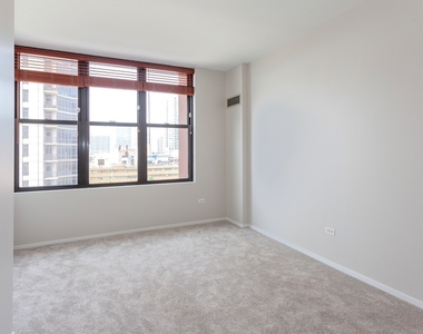 330 N Jefferson Street - Photo Thumbnail 14