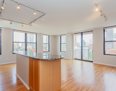 330 N Jefferson Street - Photo Thumbnail 1